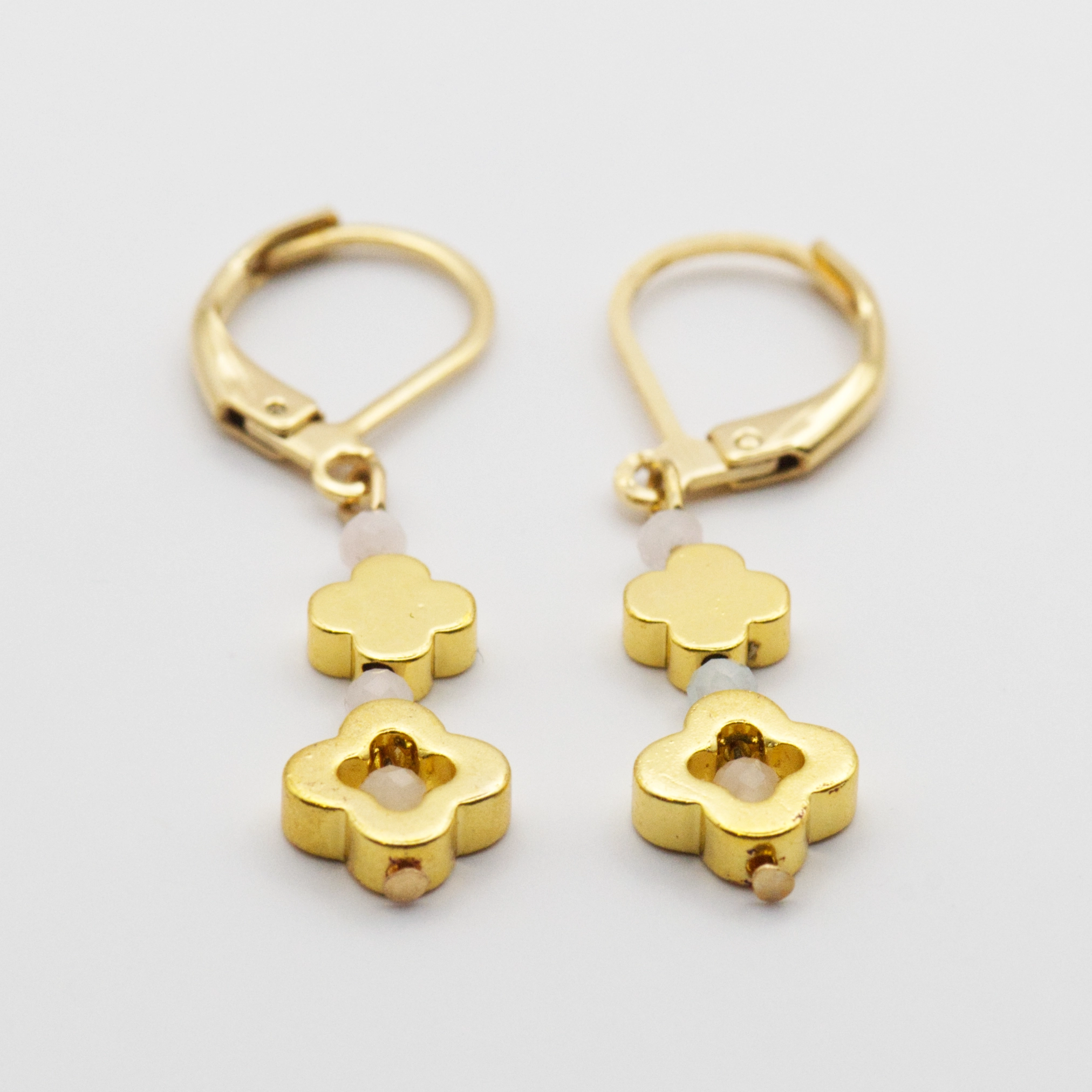 Moroccan - Kolczyki z Hematytem i Morganitem 3 kolczyki z hematytem w kształcie marokańskiej koniczyny z morganitem