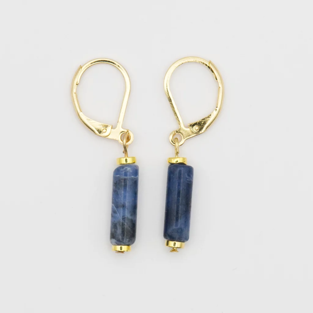 kolczyki z sodalitem w kształcie słupka