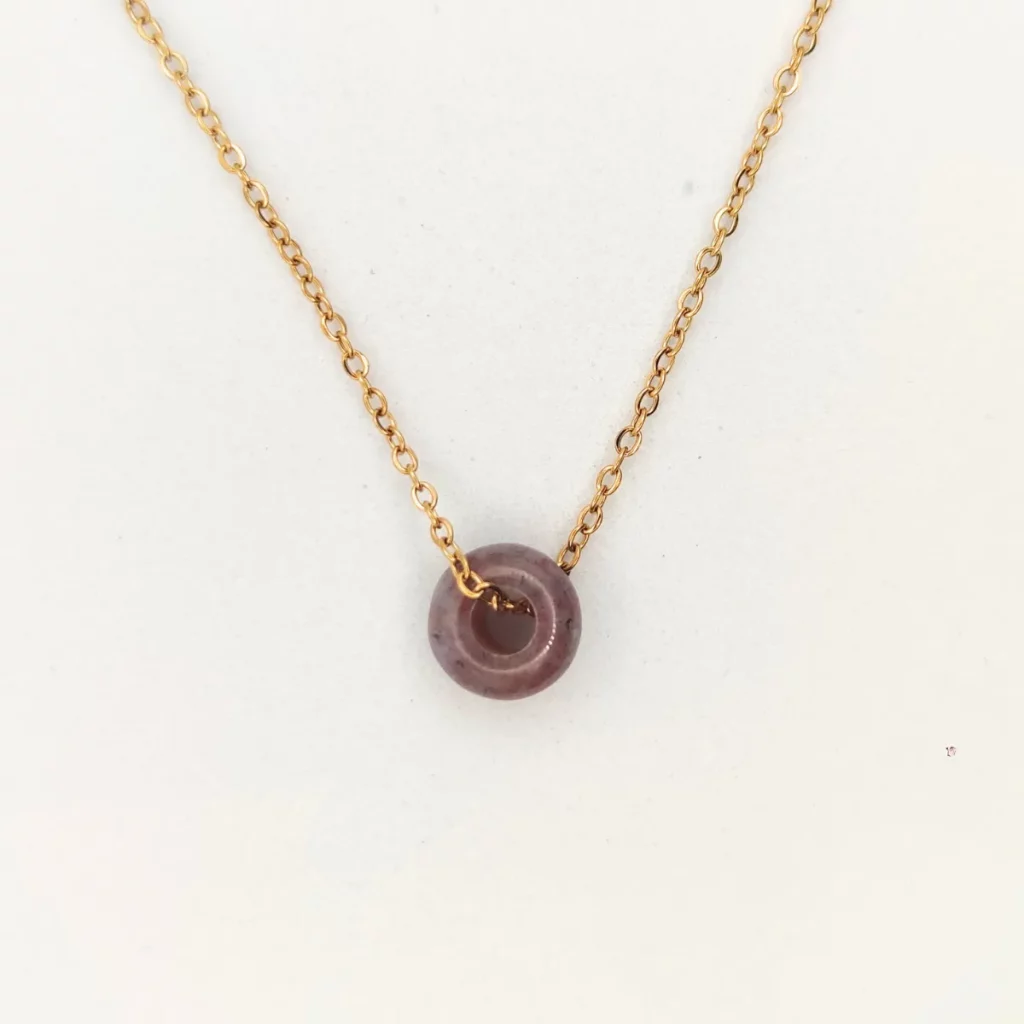 łańcuszek ze stali chirurgicznej z kamieniem naturalnym w kształcie oponki z agatem indyjskim