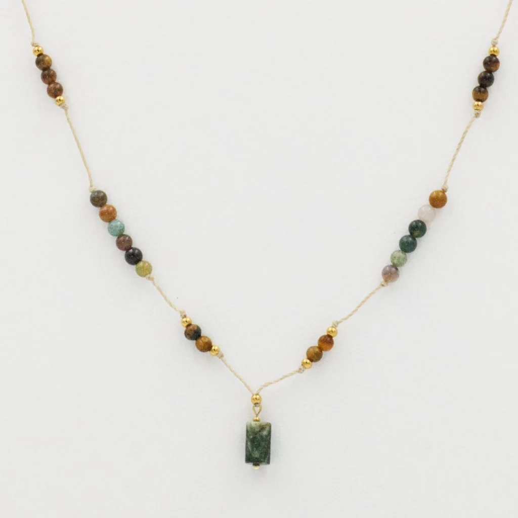 naszyjnik z kolekcji naturals o nazwie forest z zielonym lepidolitem