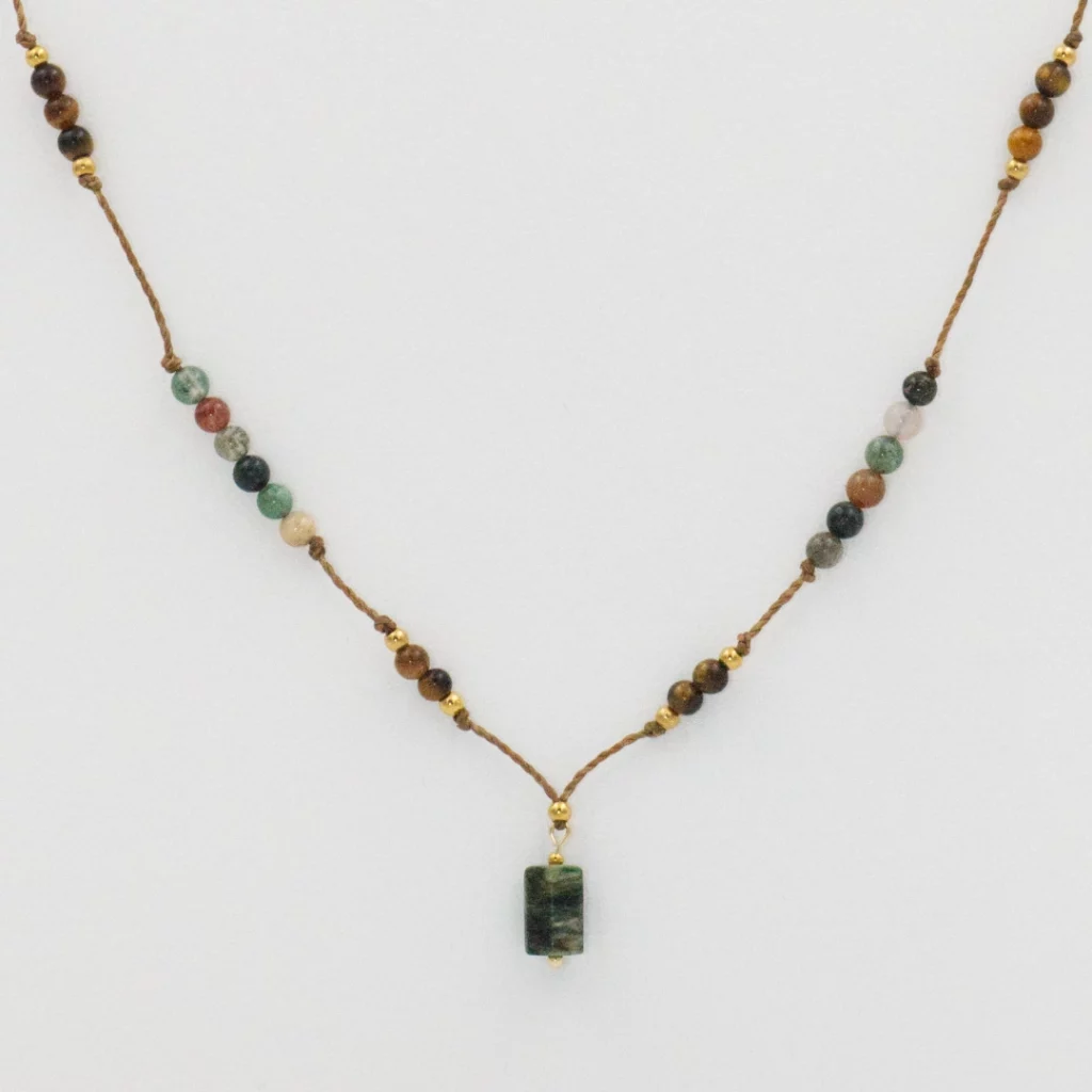 naszyjnik z kolekcji naturals o nazwie forest z zielonym lepidolitem