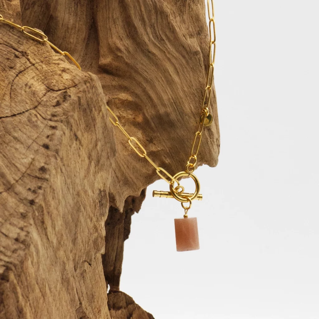 naszyjnik z kamieniem słonecznym na łańcuszku ze stali chirurgicznej