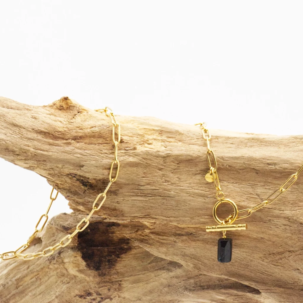 naszyjnik z czarnym turmalinem na łańcuszku ze stali chirurgicznej