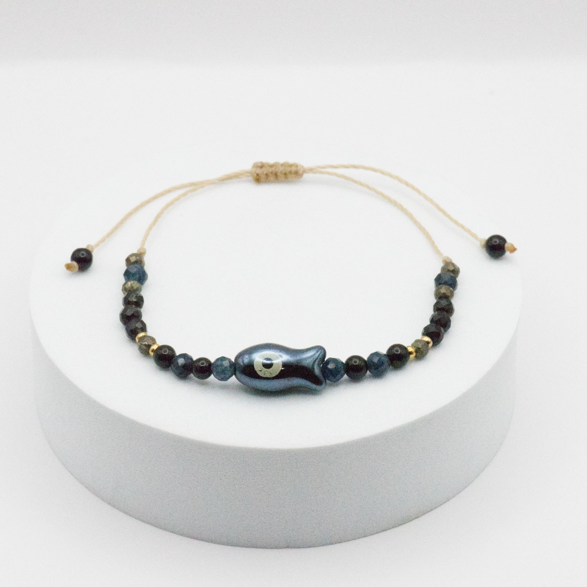 Bransoletka Kyoto Blue Beige 2 bransoletka z kolekcji kyoto z czarnym agatem onyksem szafirem i rybką z ceramiki