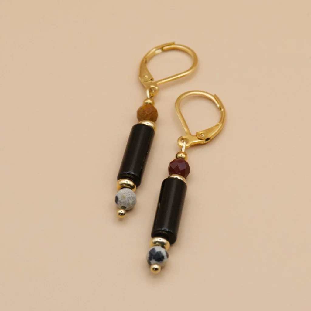 koczyki z kolekcji africa z onyksem czarnym agatem mokaitem i jaspisem dalmatyńskim