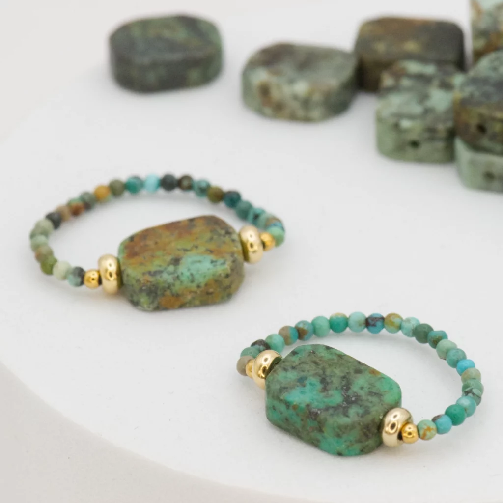 pierścionki na żyłce z turkusu