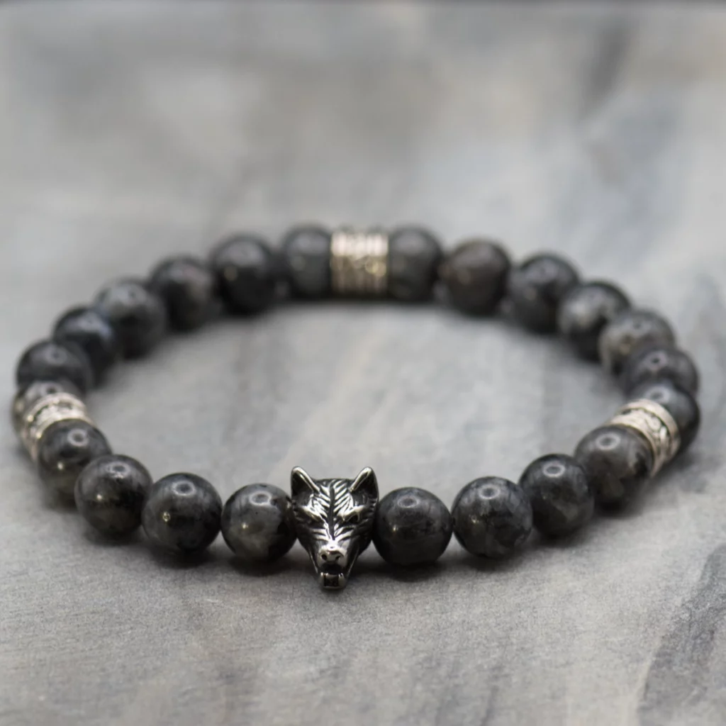 męska bransoletka z larvikitem wilkiem witcher pollygemstudio