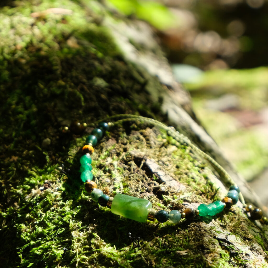 Bransoletka z kamieni naturalnych z Nefrytem - TREE